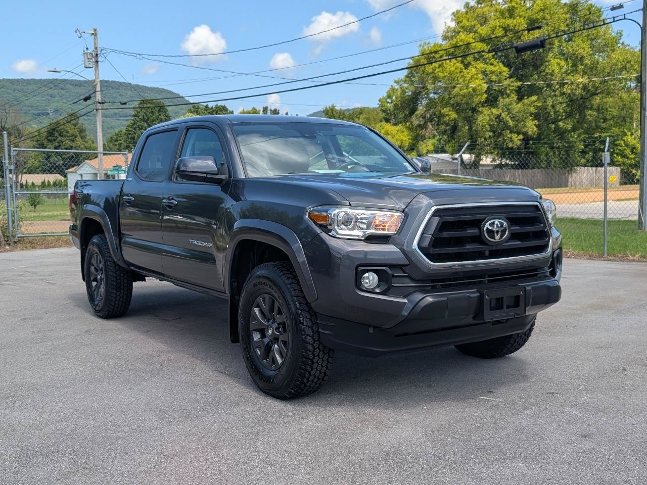 Used 2020 Toyota Tacoma SR5 AWD/4WD image 6