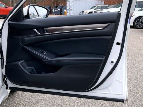 Used 2018 Honda Accord Sport image 22