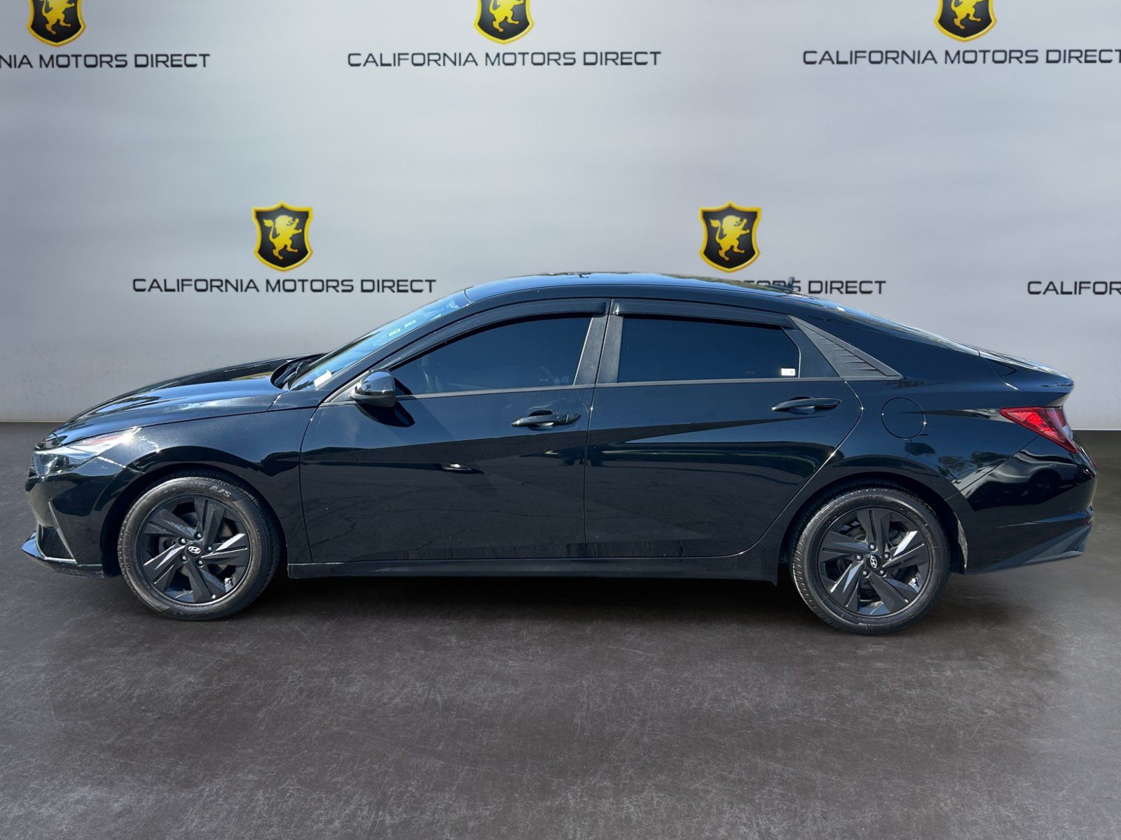 Used 2021 Hyundai Elantra SEL FWD image 2