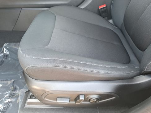 Used 2025 Jeep Grand Cherokee Laredo X w/ Luxury Tech Group I RWD image 26