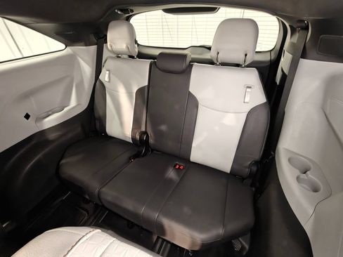Used 2024 Toyota Sienna XSE w/ XSE Plus Package AWD/4WD image 32