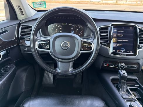 Used 2017 Volvo XC90 T6 Momentum w/ Vision Package image 15