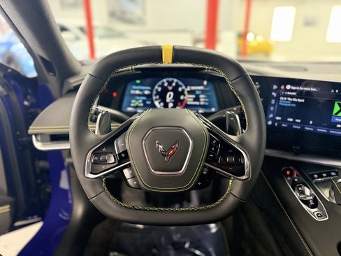 Used 2025 Chevrolet Corvette Stingray Premium Cpe w/ Z51 Performance Package image 23