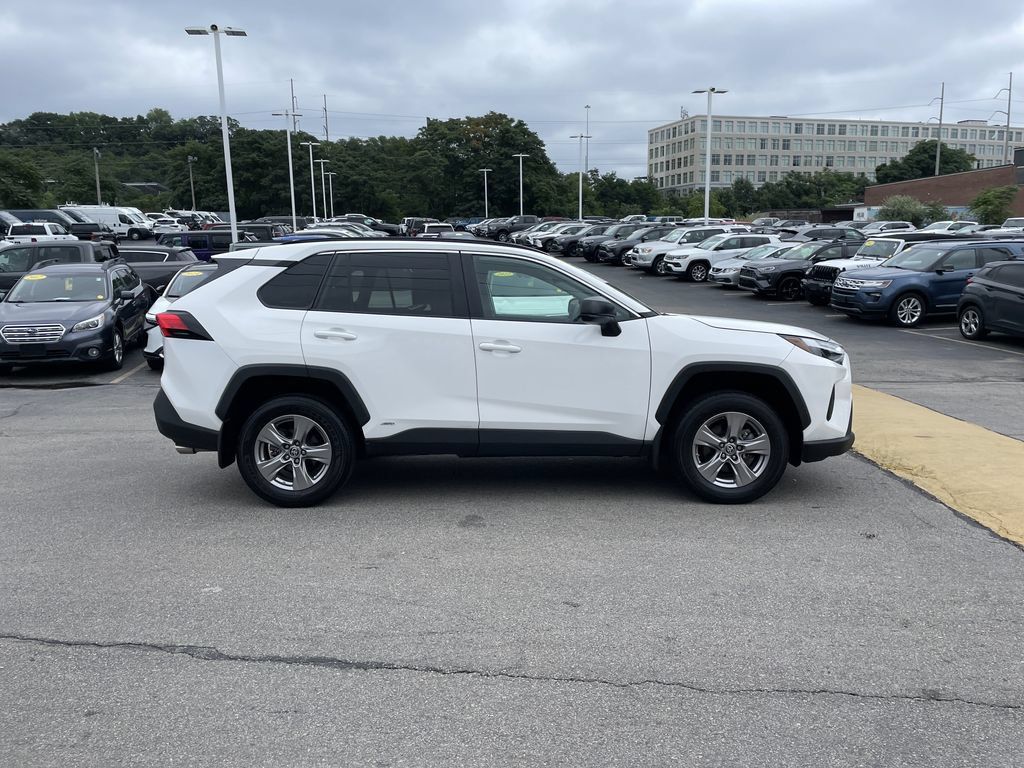 Certified 2024 Toyota RAV4 LE AWD/4WD image 7