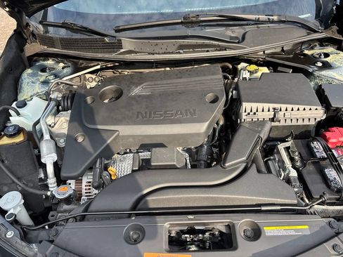 Used 2015 Nissan Altima 2.5 SV w/ Convenience Package FWD image 12