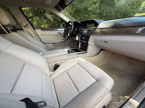 Used 2014 Mercedes-Benz E 350 4MATIC Sedan w/ Premium 1 Package image 31