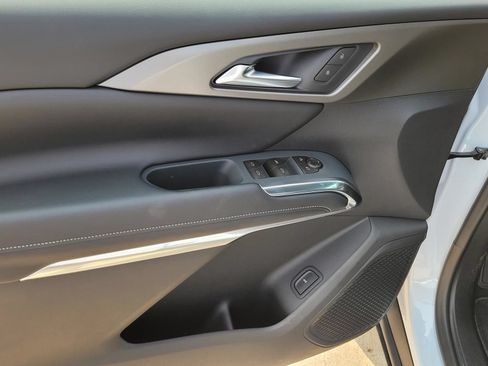 New 2026 Chevrolet Traverse LT w/ Sun and Wheel Package FWD image 15