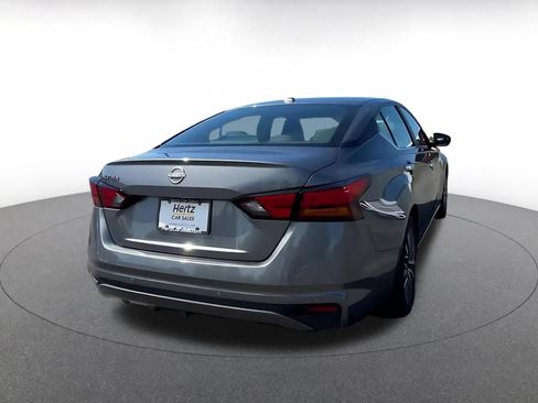 Used 2025 Nissan Altima 2.5 SV FWD image 11