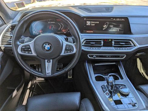 Used 2022 BMW X7 M50i image 18