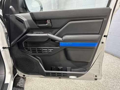 Used 2025 Toyota 4Runner TRD Off-Road AWD/4WD image 16