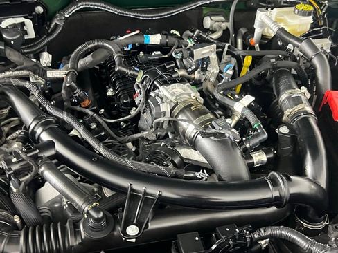 Used 2025 Ford Bronco Badlands image 33