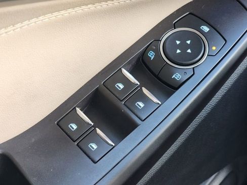 Used 2020 Ford Explorer XLT w/ Equipment Group 202A image 15