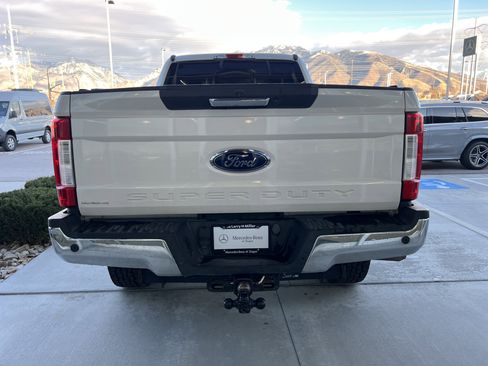 Used 2019 Ford F350 Lariat image 6