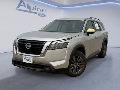 Used 2025 Nissan Pathfinder SV FWD image 1