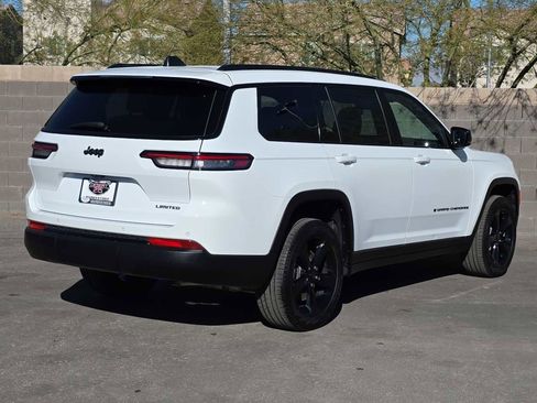 Certified 2024 Jeep Grand Cherokee L Limited w/ Black Appearance Package image 9