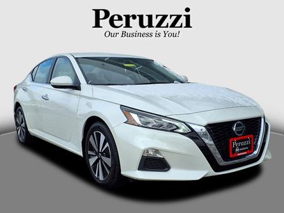 Certified 2022 Nissan Altima 2.5 SV w/ SV Premium Package