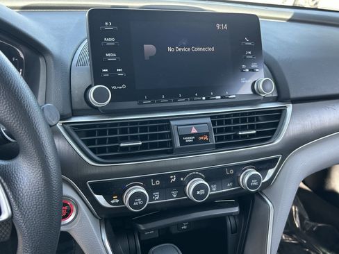 Certified 2018 Honda Accord LX image 30