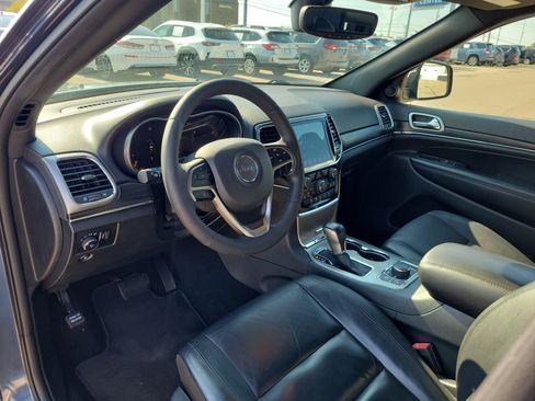 Used 2020 Jeep Grand Cherokee Limited AWD/4WD image 18