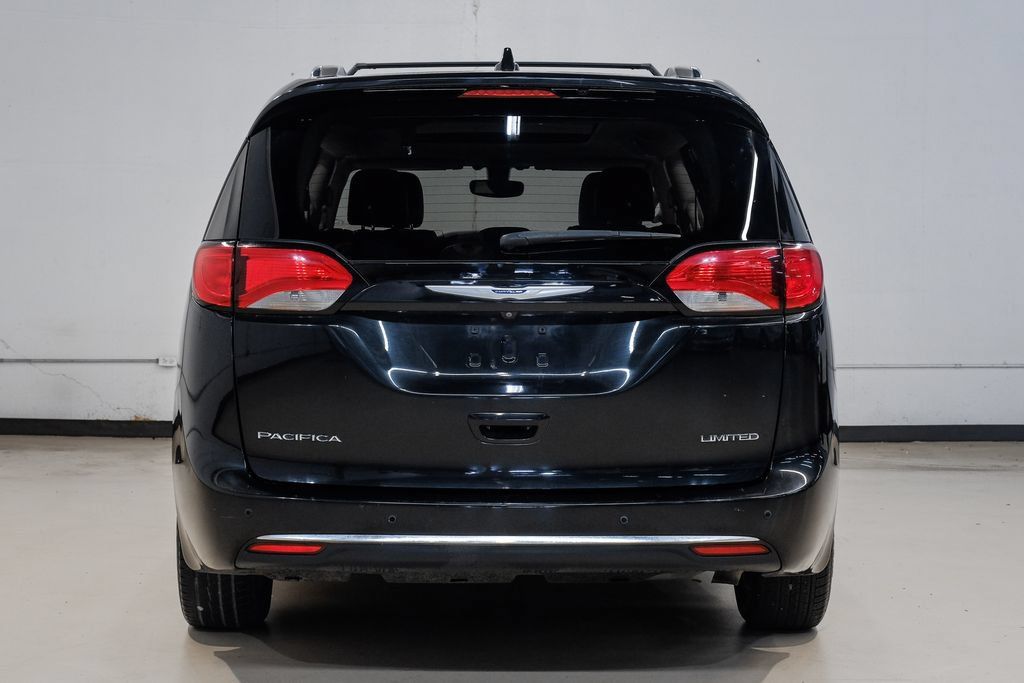 Used 2020 Chrysler Pacifica Limited FWD image 16