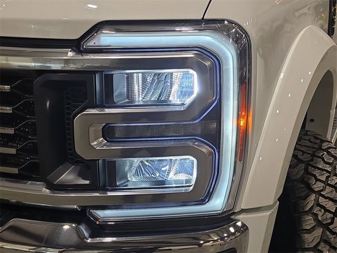 Used 2025 Ford F450 Lariat w/ Chrome Package image 32