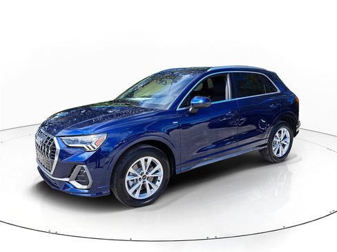 New 2025 Audi Q3 2.0T Premium image 2