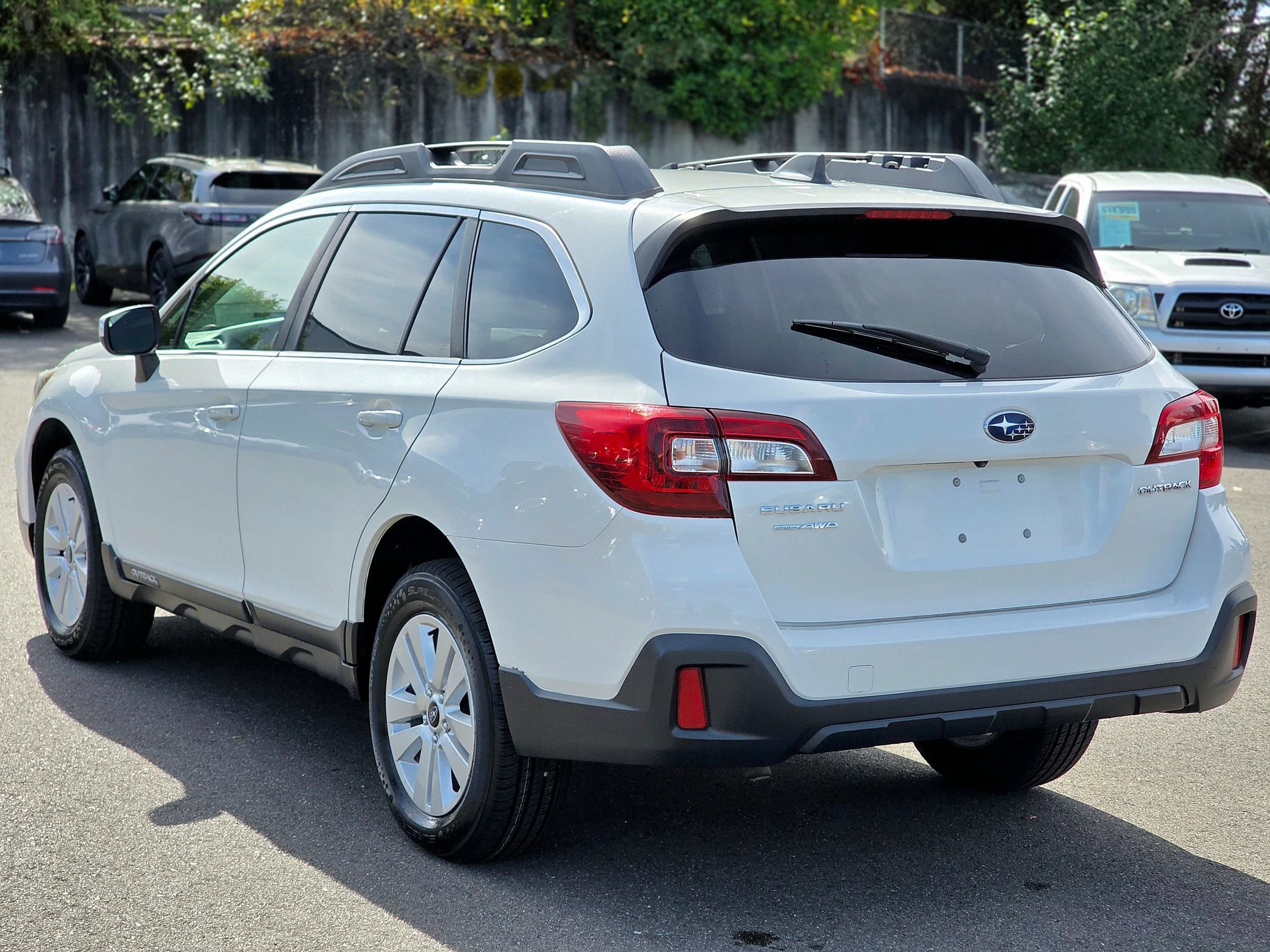 Used 2018 Subaru Outback 2.5i Premium AWD/4WD image 8
