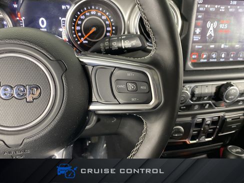Used 2022 Jeep Wrangler Unlimited Sahara w/ Cold Weather Group AWD/4WD image 24