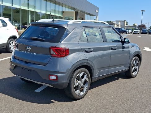 Certified 2024 Hyundai Venue SEL FWD image 6