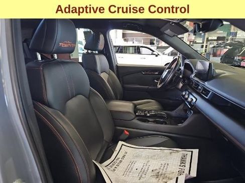 Used 2025 Honda Pilot TrailSport image 10
