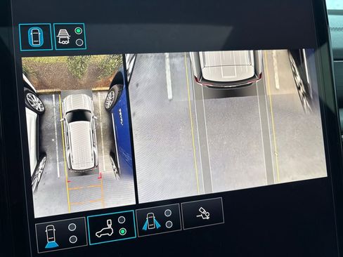 Certified 2025 GMC Yukon Denali w/ Sun & Power Step Package image 27