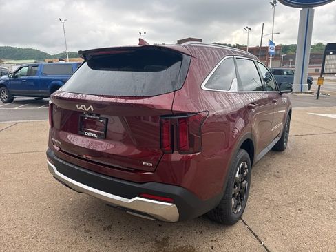 Used 2025 Kia Sorento S image 7