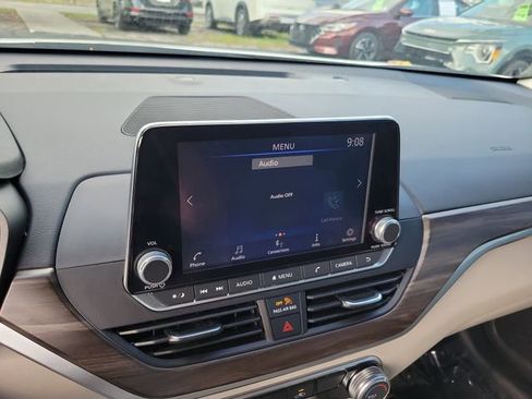 Used 2023 Nissan Altima 2.5 SV FWD image 18