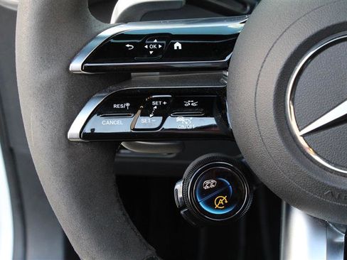 Used 2022 Mercedes-Benz SL 63 AMG 4MATIC image 30