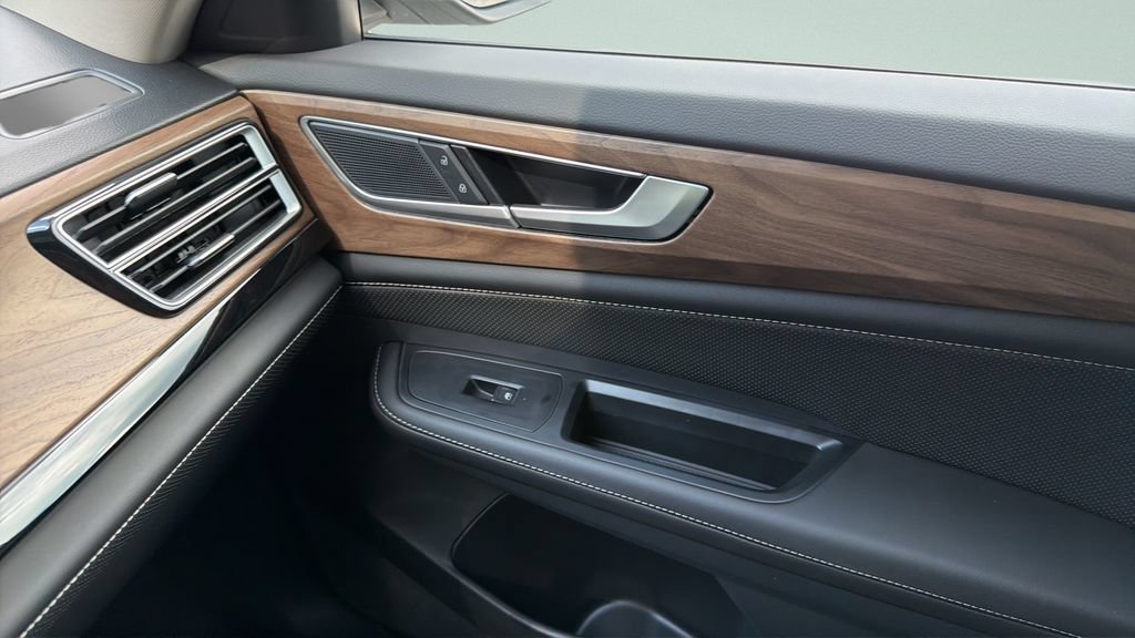 New 2026 Volkswagen Atlas SE FWD image 13