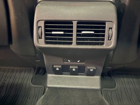 Used 2018 Land Rover Range Rover Velar R-Dynamic SE AWD/4WD image 19