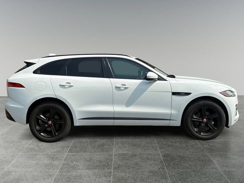 Used 2019 Jaguar F-PACE R-Sport image 7