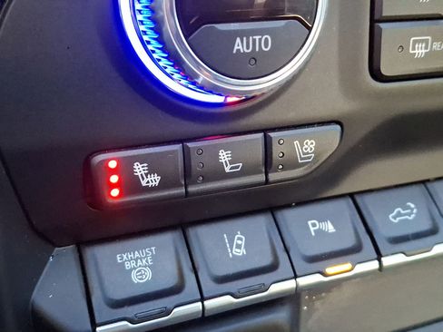 Certified 2022 GMC Sierra 3500 Denali image 19