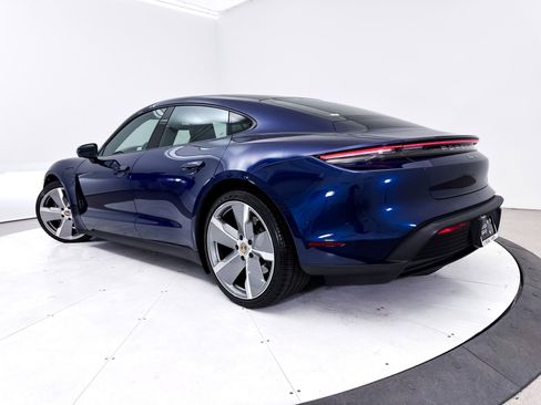 Used 2022 Porsche Taycan RWD image 2