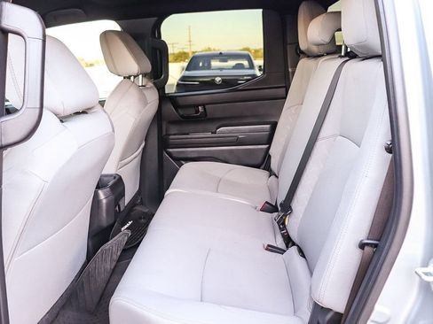Used 2025 Toyota Tacoma SR5 AWD/4WD image 21