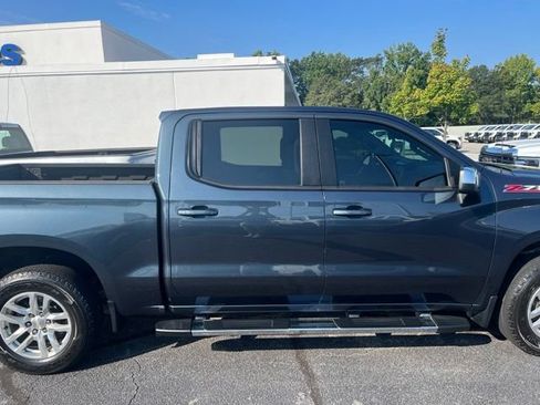 Used 2020 Chevrolet Silverado 1500 LT AWD/4WD image 3