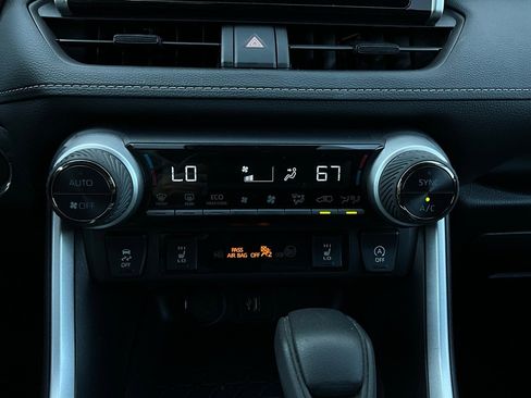 Used 2025 Toyota RAV4 XLE image 27