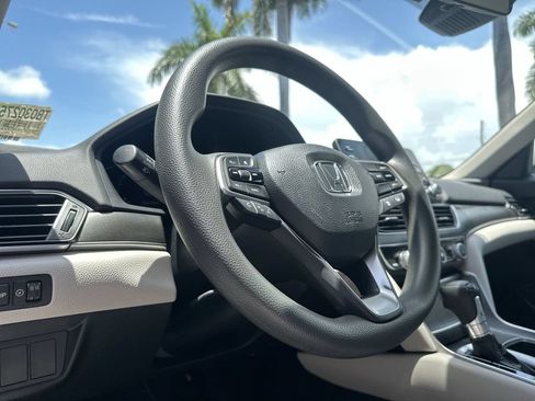Used 2018 Honda Accord LX image 22