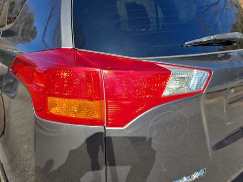 Used 2015 Toyota RAV4 XLE image 32