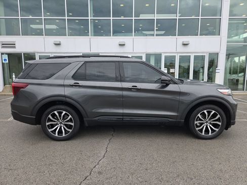 Used 2020 Ford Explorer ST w/ Premium Technology Package AWD/4WD image 2