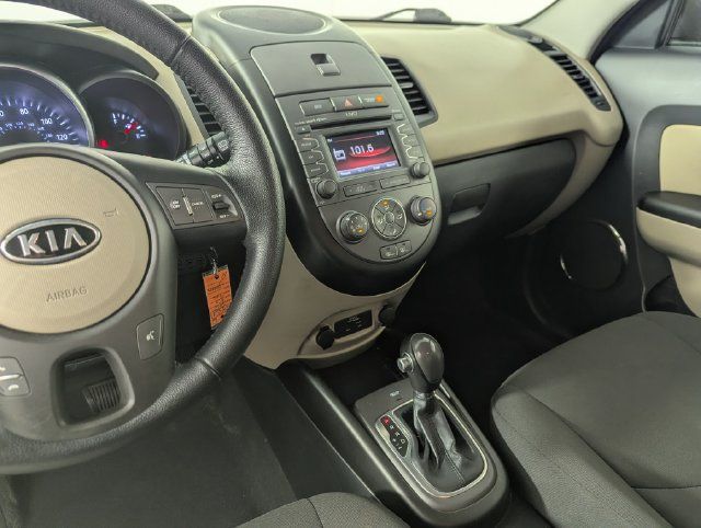 Used 2012 Kia Soul ! FWD image 14