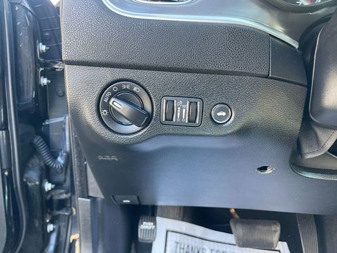 Used 2020 Dodge Charger SXT RWD image 14