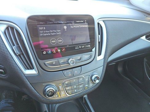 Used 2023 Chevrolet Malibu LT image 24