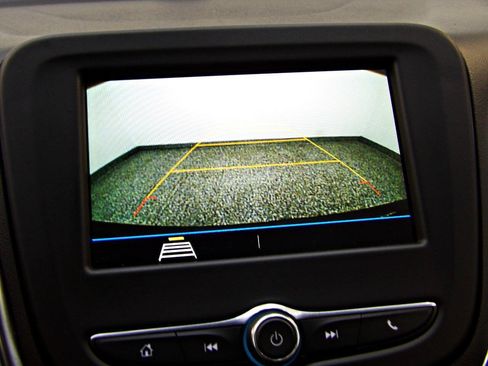 Used 2019 Chevrolet Equinox LS FWD image 16