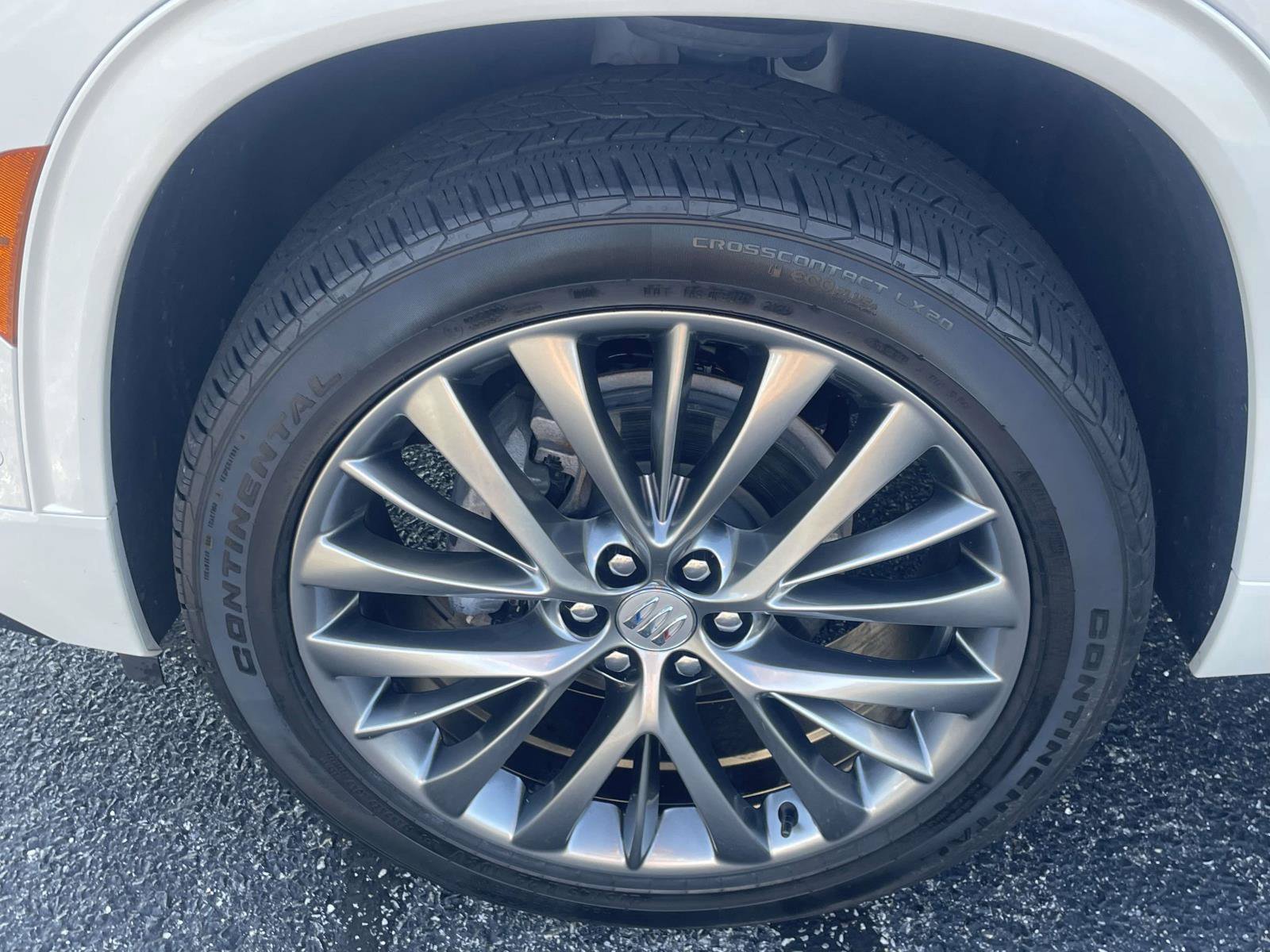 Used 2025 Buick Enclave Avenir w/ Super Cruise Package AWD/4WD image 14