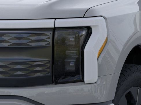 Used 2023 Ford F150 Lightning Lariat image 30